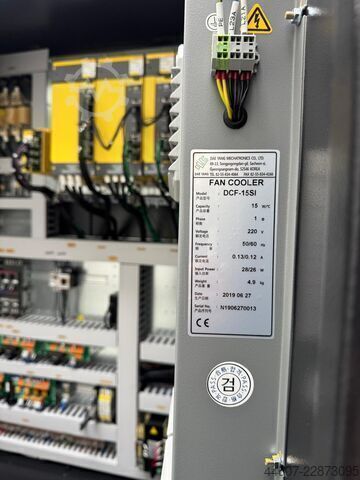CNC стругово-фрезови център Hyundai WIA L400MC