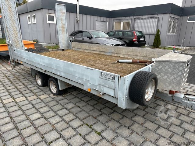 Tieflader Anhänger BEYER BMH 30.4 Tieflader Rampen NL 2,1to