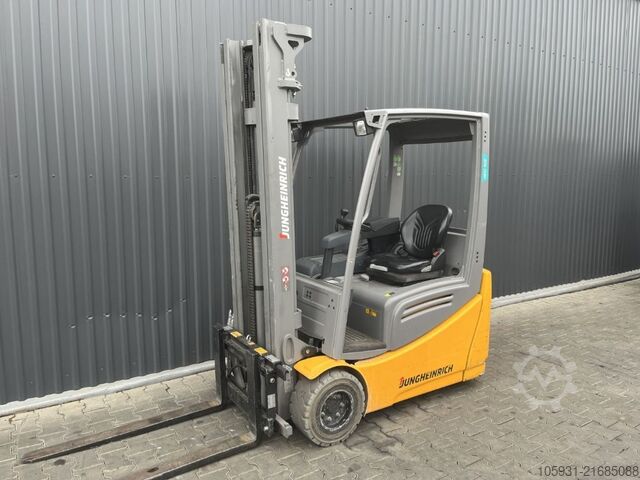 Forklift elektrik me 3 rrota Jungheinrich EFG216k