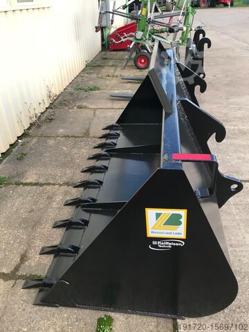 Telescopic handler  T740