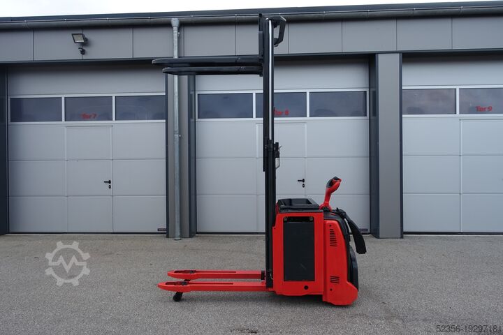 Pallet Stacker Linde D12 AP Duplex Initialhub Freihub