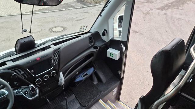 Minibusz IVECO 2x Daily 70 Lagerfahrzrug Ferqui Sunrise 2,5 m B