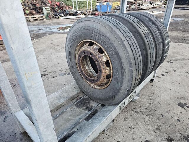 Chassis GOOD YEAR. 11 R 22.5  TRAILER TIRE.