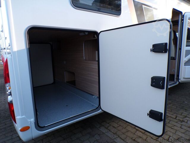 Puoliksi integroitu matkailuauto BÜRSTNER Limited T IT 727 G Hubbett, SAT, Markise