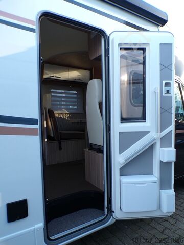 แคมเปอร์กึ่งบูรณาการ BÜRSTNER Limited T IT 727 G Hubbett, SAT, Markise