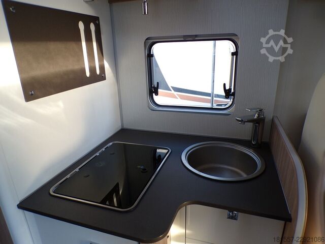 แคมเปอร์กึ่งบูรณาการ BÜRSTNER Limited T IT 727 G Hubbett, SAT, Markise