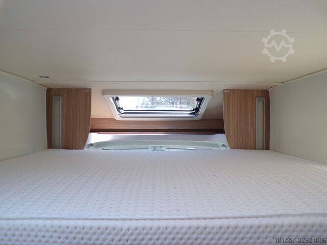แคมเปอร์กึ่งบูรณาการ BÜRSTNER Limited T IT 727 G Hubbett, SAT, Markise
