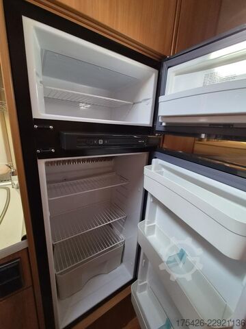Poluintegrirani kamper HYMER/ERIBA Exsis-t 588 *Komfort-Line Paket*SAT + TV*