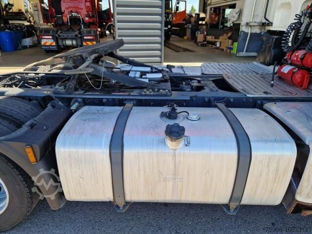 Стандартен влекач DAF XF 480 MEGA