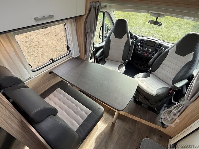 Autocaravana semi-integrada SUNLIGHT Adventure V 66 sehr gepflegt, SAT/TV, Rfk, Alu?