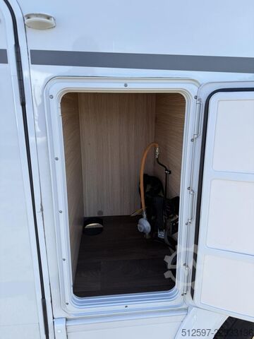 Autocaravana semi-integrada SUNLIGHT Adventure V 66 sehr gepflegt, SAT/TV, Rfk, Alu?