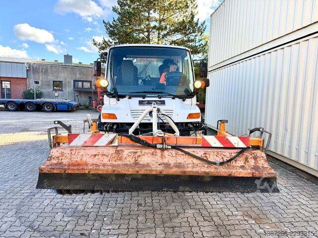 Asphalt mixing plant Unimog U400 mit Bitumspritze Breining + Besen