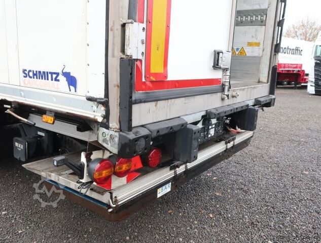 Reefer semitrailer Schmitz SKO 24 Trennwand LBW Liftachse TÜV neu