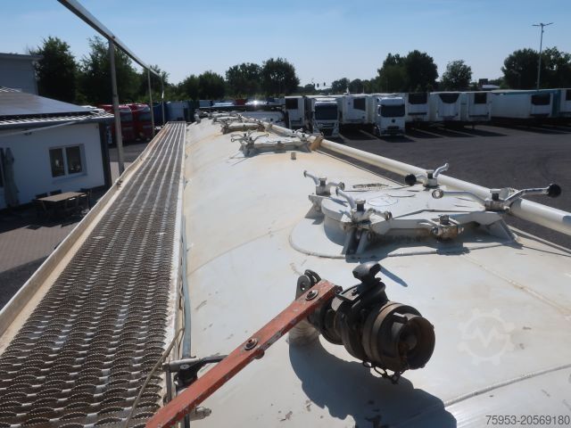 Silo semitrailer Spitzer SK 2760 CAL 60 m³ Kippsilo eigene Hydraulik