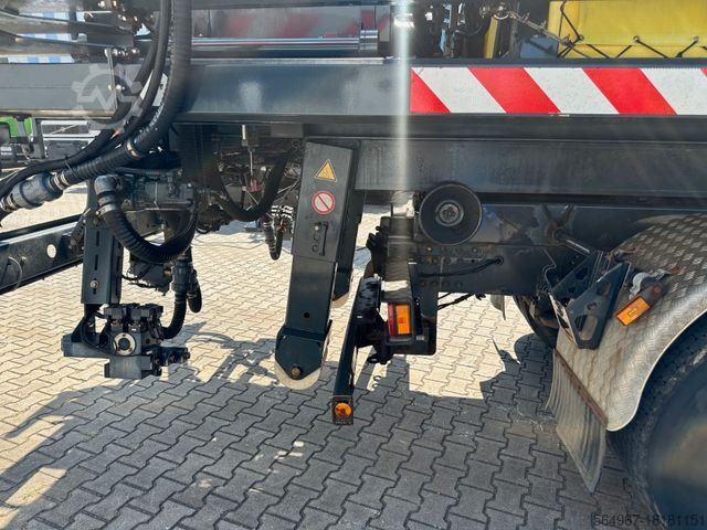 Abrollkipper SCANIA R580 Abrollkipper Flughafenstreufahrzeug 45m