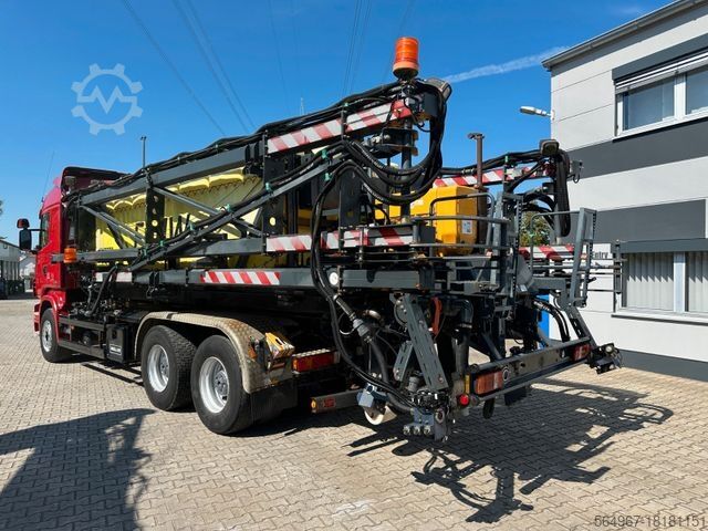 Abrollkipper SCANIA R580 Abrollkipper Flughafenstreufahrzeug 45m