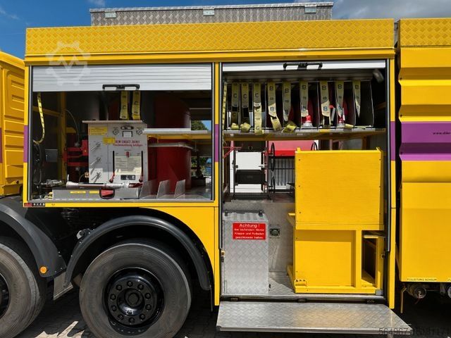 Грузовик специального назначения MERCEDES-BENZ 3238 SK Löschfahrzeug Rosenbauer ULF9000Mixmatik