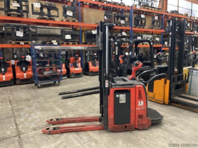 팔레트 스태커 Linde D 12 AP // 2.402 Std. // Initialhub