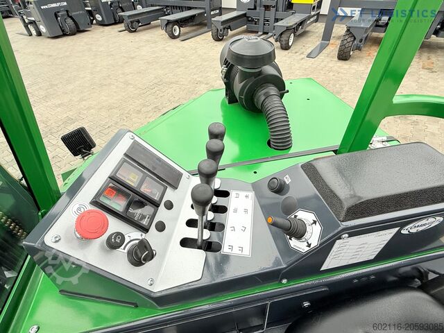 Keturių krypčių šakinis krautuvas Combilift CB3000 / TRIPLEX 4900MM / FREE LIFT