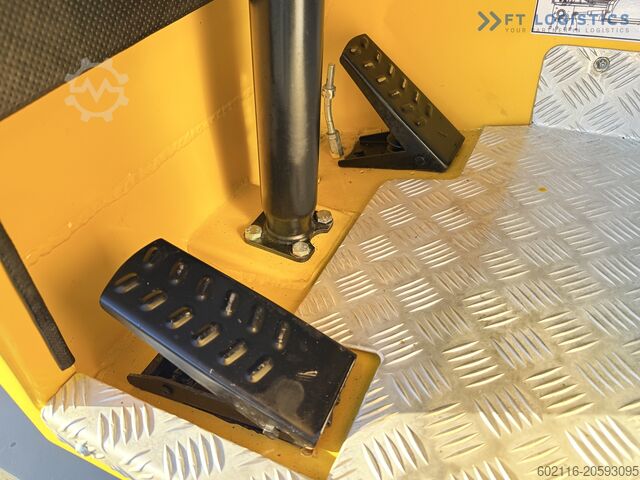 Keturių krypčių šakinis krautuvas Combilift C3000 GAS TRIPLEX 4900 FREE LIFT CABIN