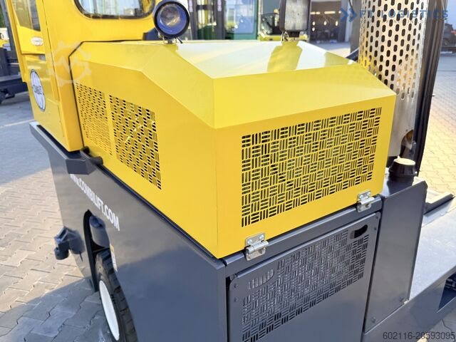 Keturių krypčių šakinis krautuvas Combilift C3000 GAS TRIPLEX 4900 FREE LIFT CABIN