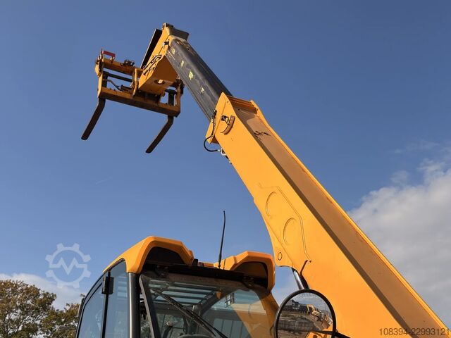 جرافة تلسكوبية JCB 531-70 JCB 531-70 Telehandler