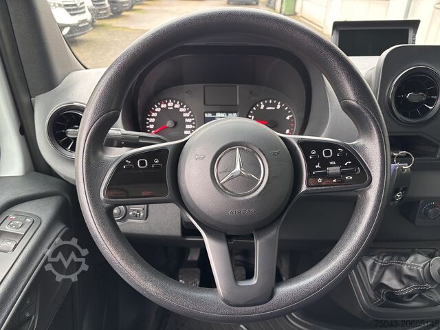 Transporter cu platformă și prelată Mercedes-Benz Sprinter 314 *Plane*Kamera*30.Tkm*1.Hand