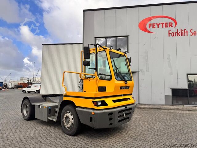 Tractor terminal Terberg YT 222 4x2 aangedreven terminal trekker