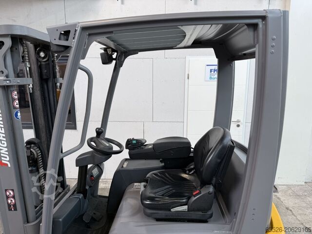 Carrello elevatore elettrico a 3 ruote Jungheinrich EFG 216 k / 2127 Std.