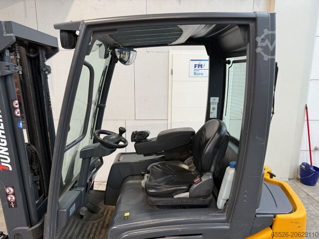 Forklift elektrik 4 roda Jungheinrich EFG 316 / 4359 Std.