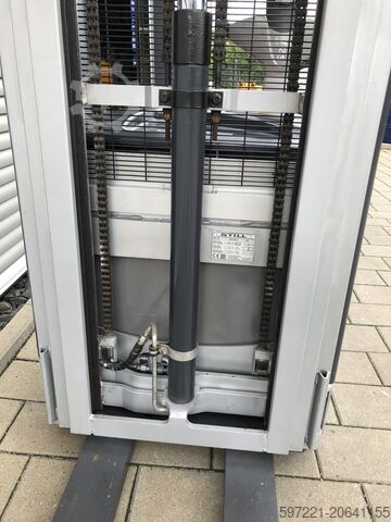 Paletové zakladače Still EXV 14C Triplex