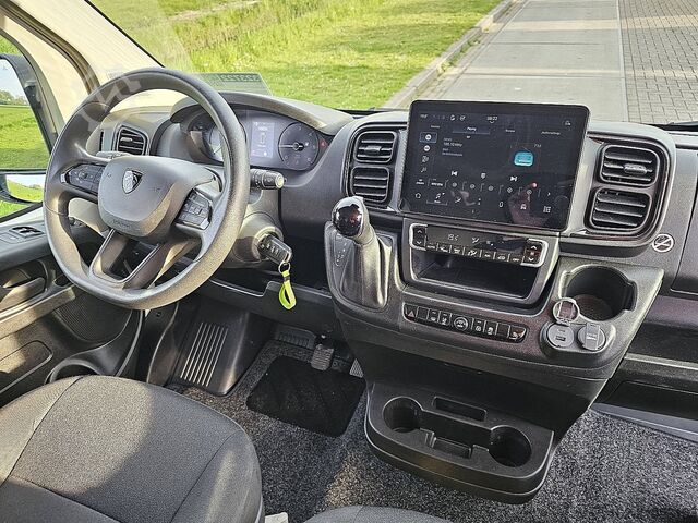 Mobil station wagon beratap tinggi PEUGEOT BOXER 2.2 L4H2 Navi Automaat