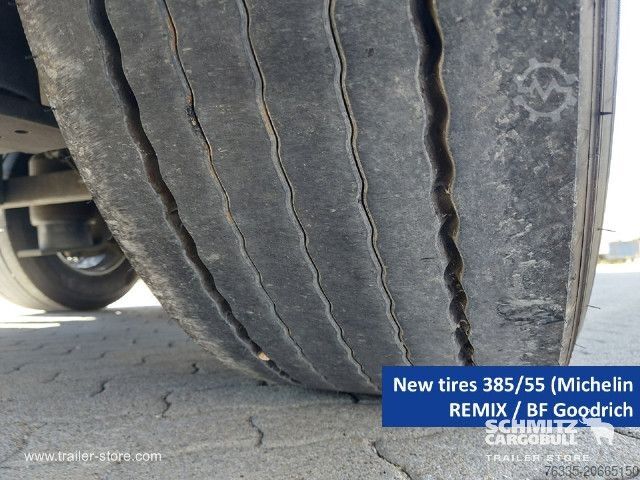 Avoin puoliperävaunu pressulla Schmitz Cargobull Curtainsider Mega