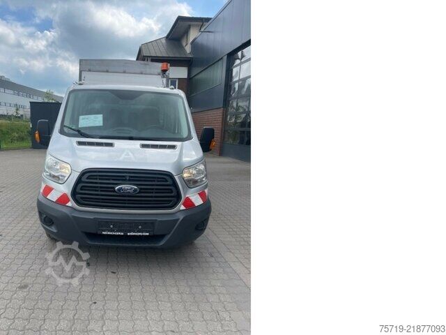 Bestelwagen Ford Transit 2,2 Doka 7-Sitze