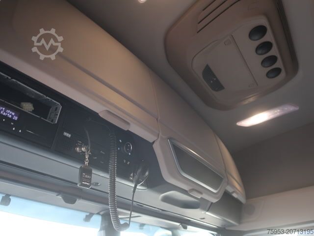 Tractor estándar DAF XG 530 FT 4x2 Standklima Intarder