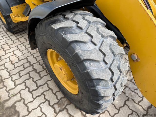 Cargadora de ruedas CATERPILLAR 906M / 2019 BJ / 2.570 H