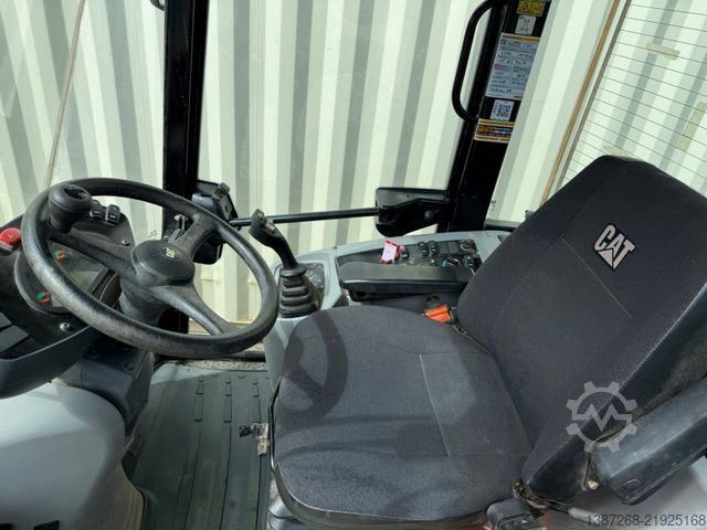 Cargadora de ruedas CATERPILLAR 906M / 2019 BJ / 2.570 H