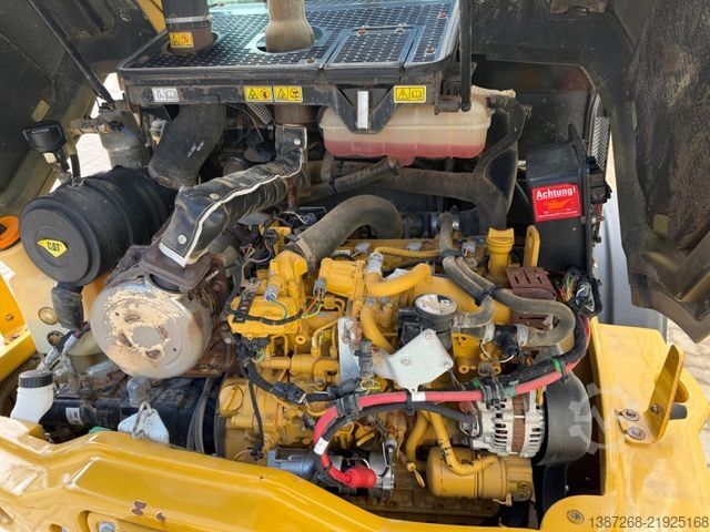 Cargadora de ruedas CATERPILLAR 906M / 2019 BJ / 2.570 H
