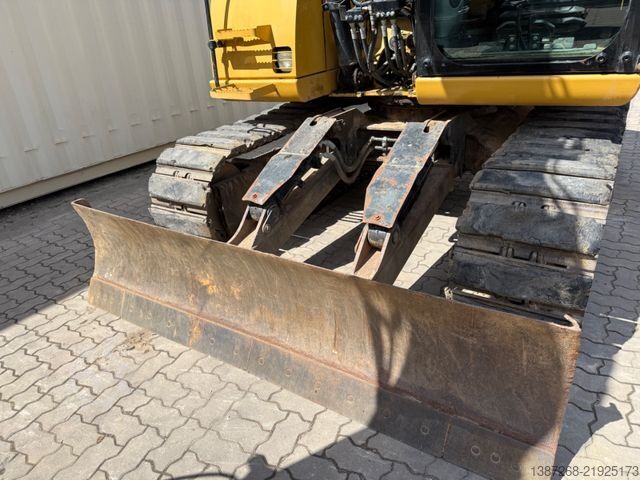 Excavadora de cadenas CATERPILLAR 311FLRR / 2015 BJ / 6.390 H / Deutsche Maschine