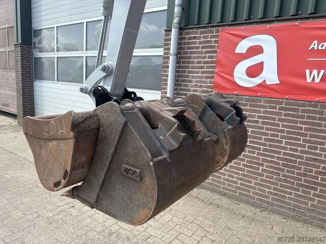 Minigrävare Takeuchi Kraan TB230 - Gebruikt