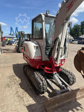Minigrävare Takeuchi Kraan TB230 - Gebruikt