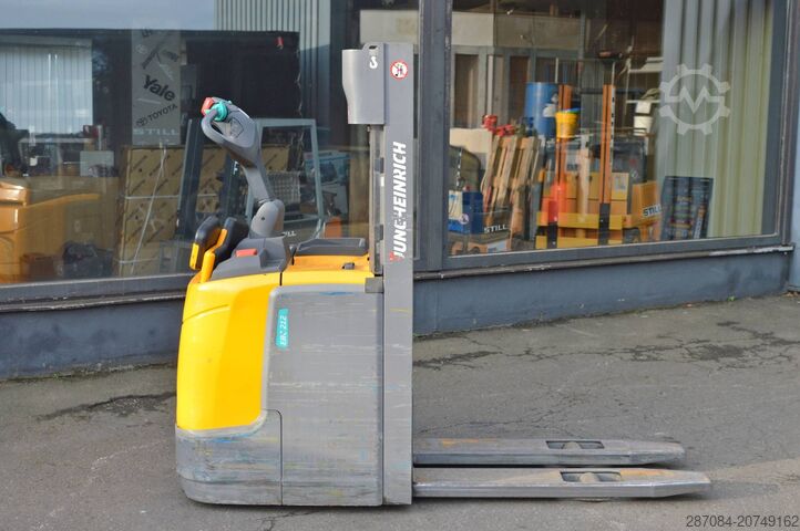 Pall staplare Jungheinrich ERC 212