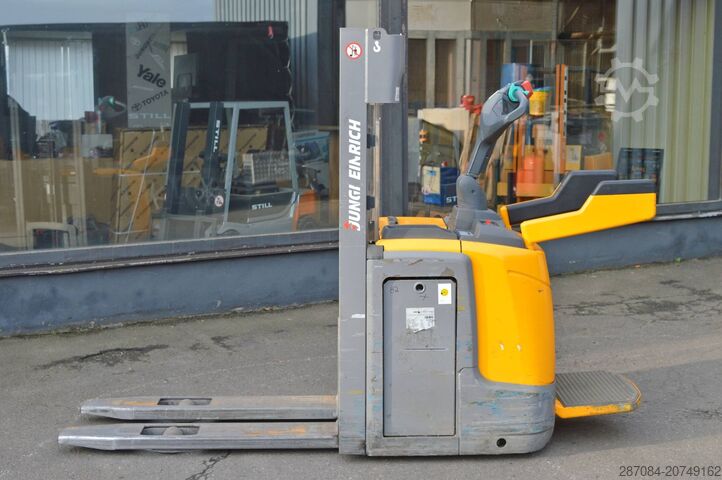 Pall staplare Jungheinrich ERC 212