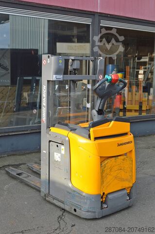 Pall staplare Jungheinrich ERC 212