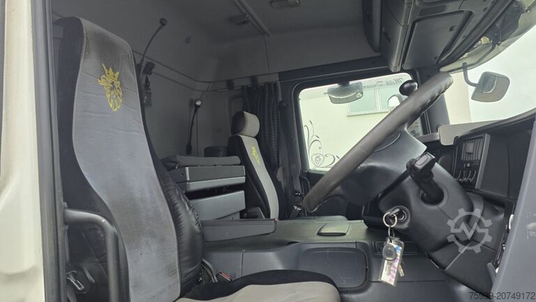 LKW mit Tankaufbau Scania P 440 6x2  Rechtslenker