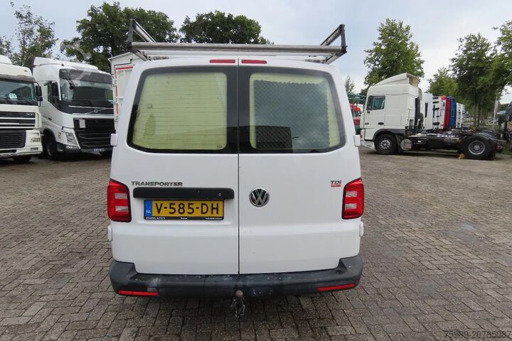 Furgoneta Volkswagen Transporter 2.0 TDI Airco, 3 peson,  APK tot 06...