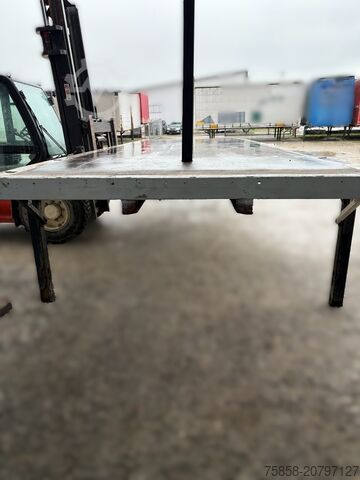 Swap body open Krone Plattform 7,82m mit Steckrungen mittig