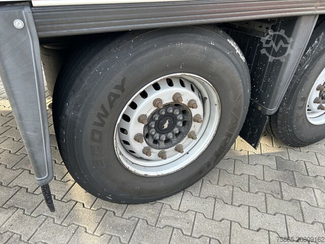 Kofer Schmitz Cargobull SCB S3B / Box Trailer / 2x Liftas / APK TUV 09-26