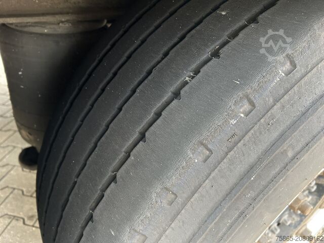 Kofer Schmitz Cargobull SCB S3B / Box Trailer / 2x Liftas / APK TUV 09-26