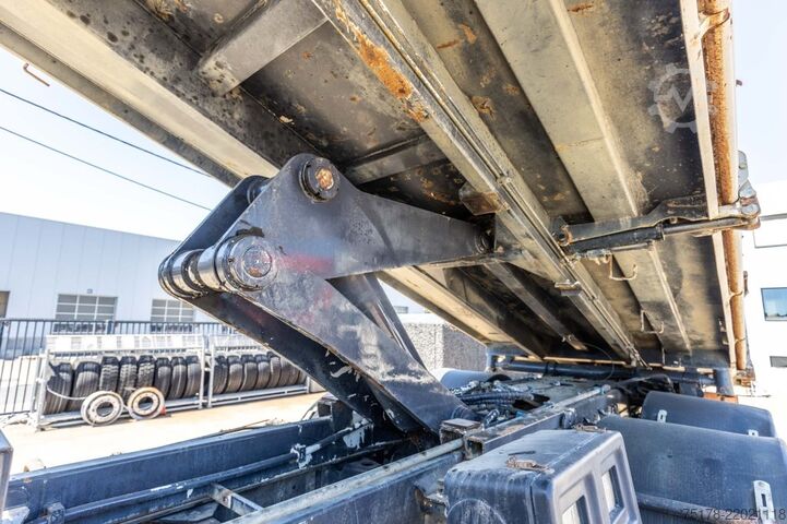 Lori sampah SCANIA P380 CB  // BIBENNE